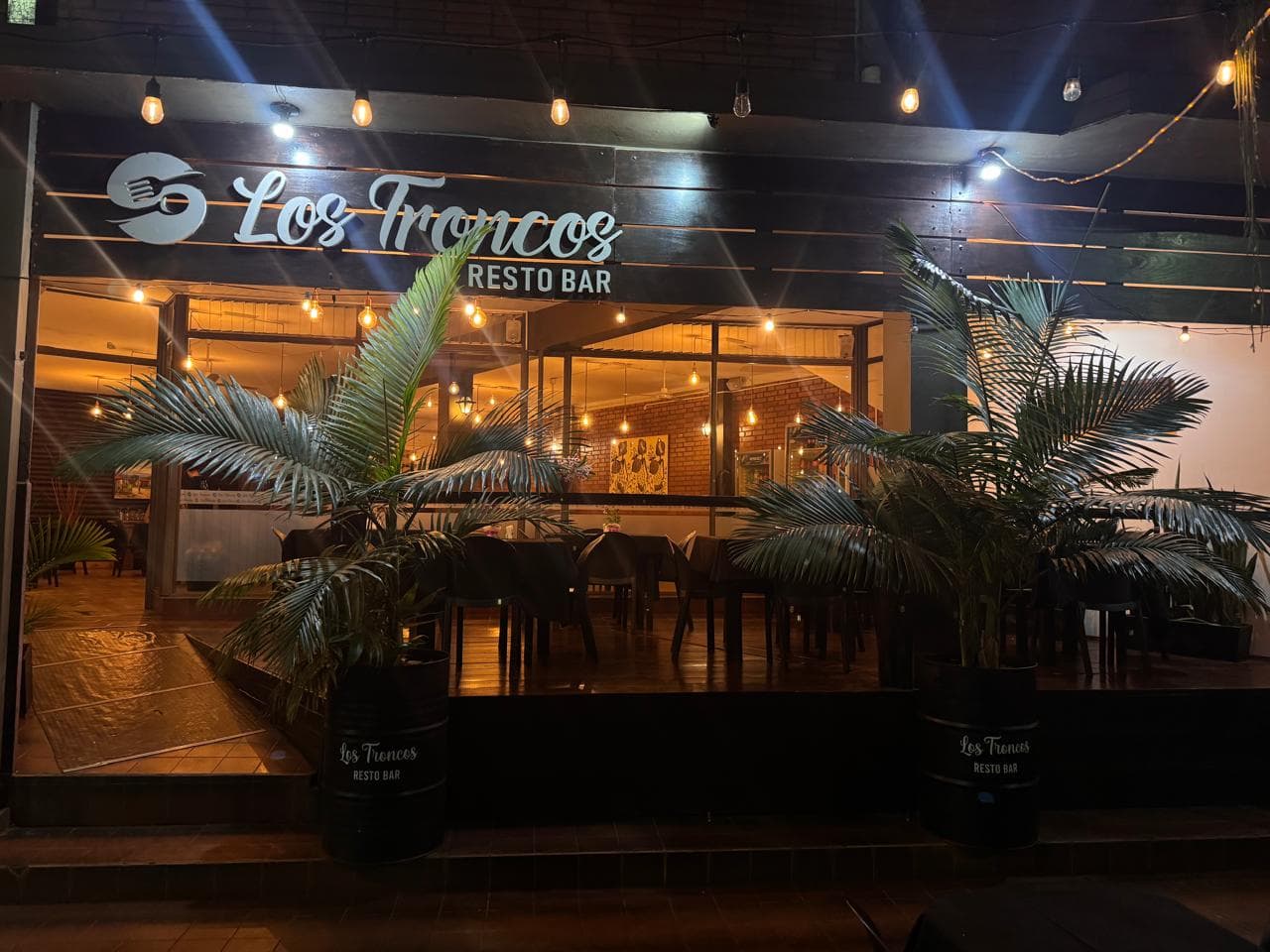 Ambiente Los Troncos Resto Bar