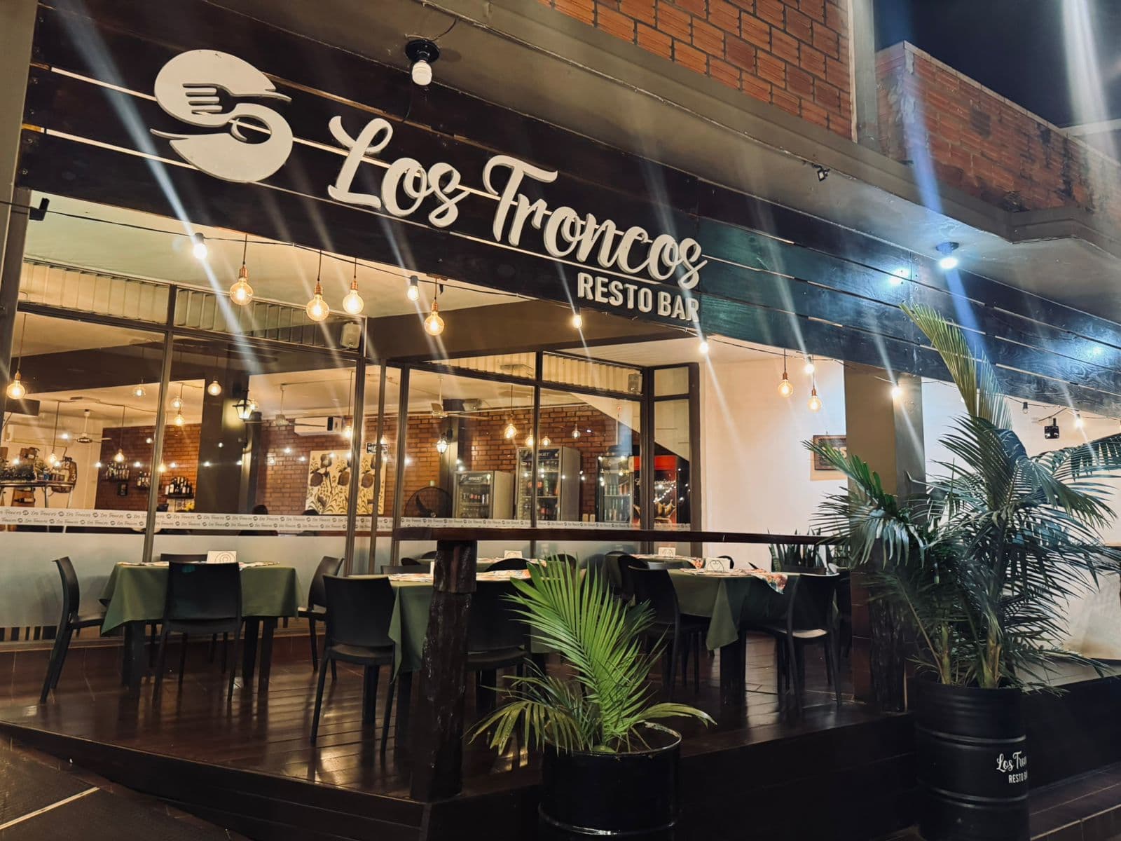 Ambiente Los Troncos Resto Bar